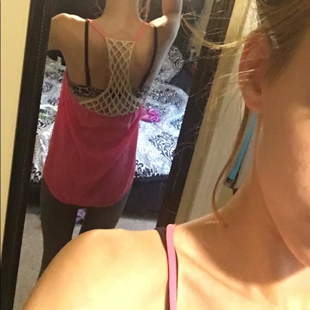 Pink flow tank